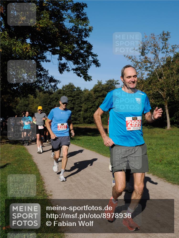 28.09.2025 - 33. Volkslauf durch das schöne Alstertal Fabian Wolf http://msf.ph/oto/8978936 28.09.2025 10:25:14 Laufen 2476, 2207, 2999 meine-sportfotos.de