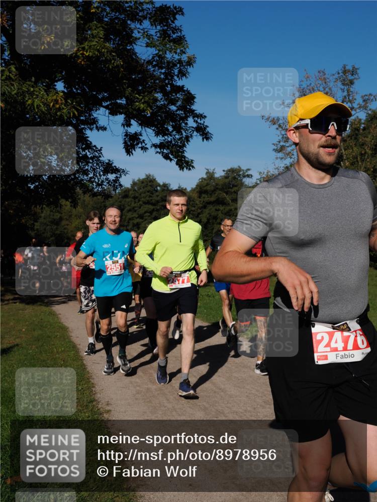28.09.2025 - 33. Volkslauf durch das schöne Alstertal Fabian Wolf http://msf.ph/oto/8978956 28.09.2025 10:25:17 Laufen 255, 2477, 2476 meine-sportfotos.de