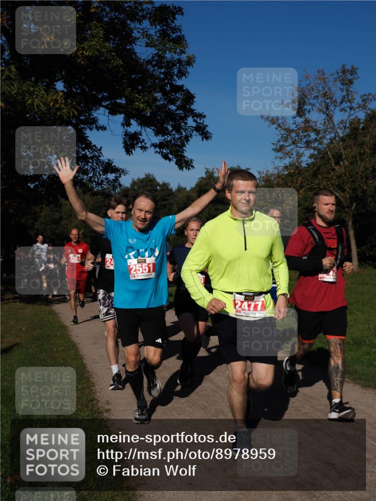 28.09.2025 - 33. Volkslauf durch das schöne Alstertal Fabian Wolf http://msf.ph/oto/8978959 28.09.2025 10:25:18 Laufen 220, 24, 1, 2551, 2477 meine-sportfotos.de