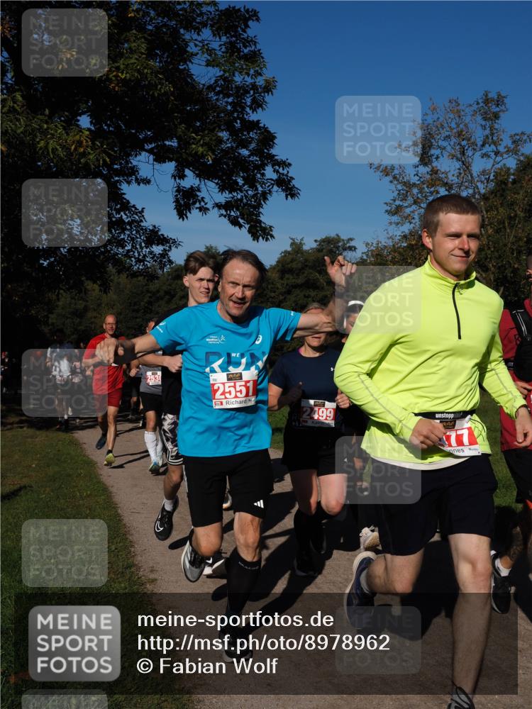 28.09.2025 - 33. Volkslauf durch das schöne Alstertal Fabian Wolf http://msf.ph/oto/8978962 28.09.2025 10:25:18 Laufen 253, 2551, 2499, 77 meine-sportfotos.de