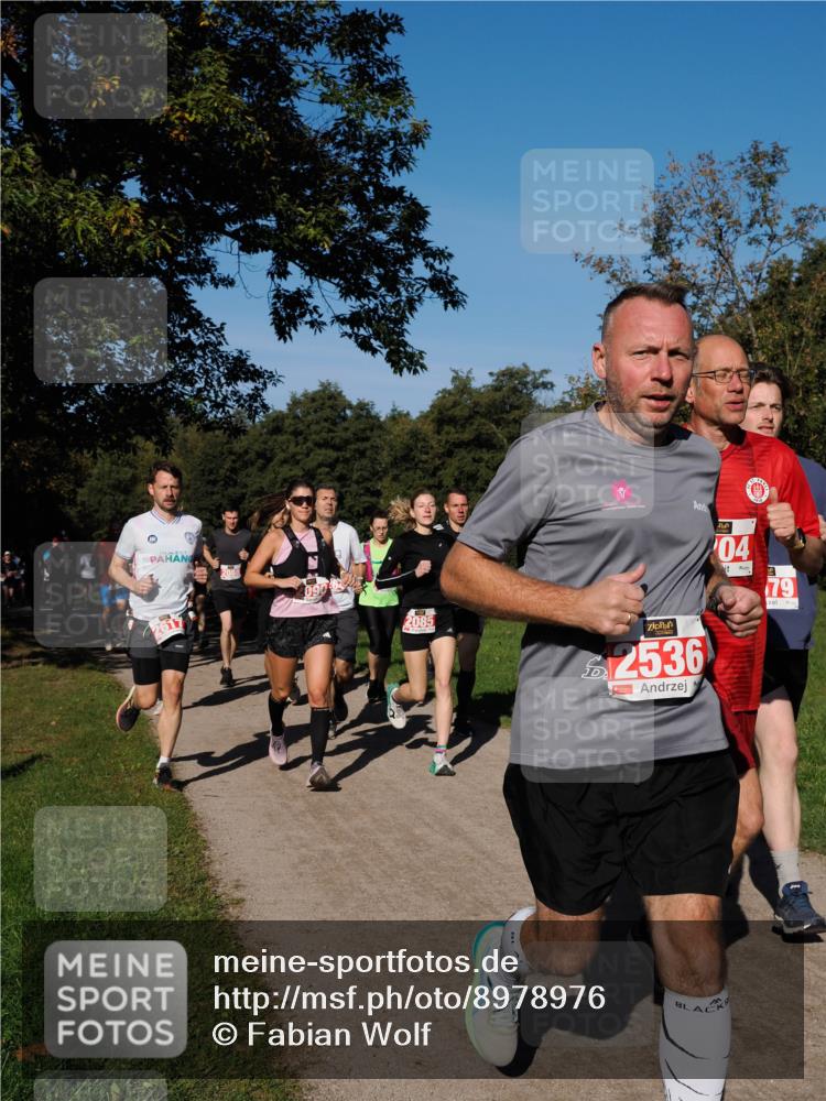 28.09.2025 - 33. Volkslauf durch das schöne Alstertal Fabian Wolf http://msf.ph/oto/8978976 28.09.2025 10:25:21 Laufen 2088, 090, 2085, 2536, 04, 79 meine-sportfotos.de