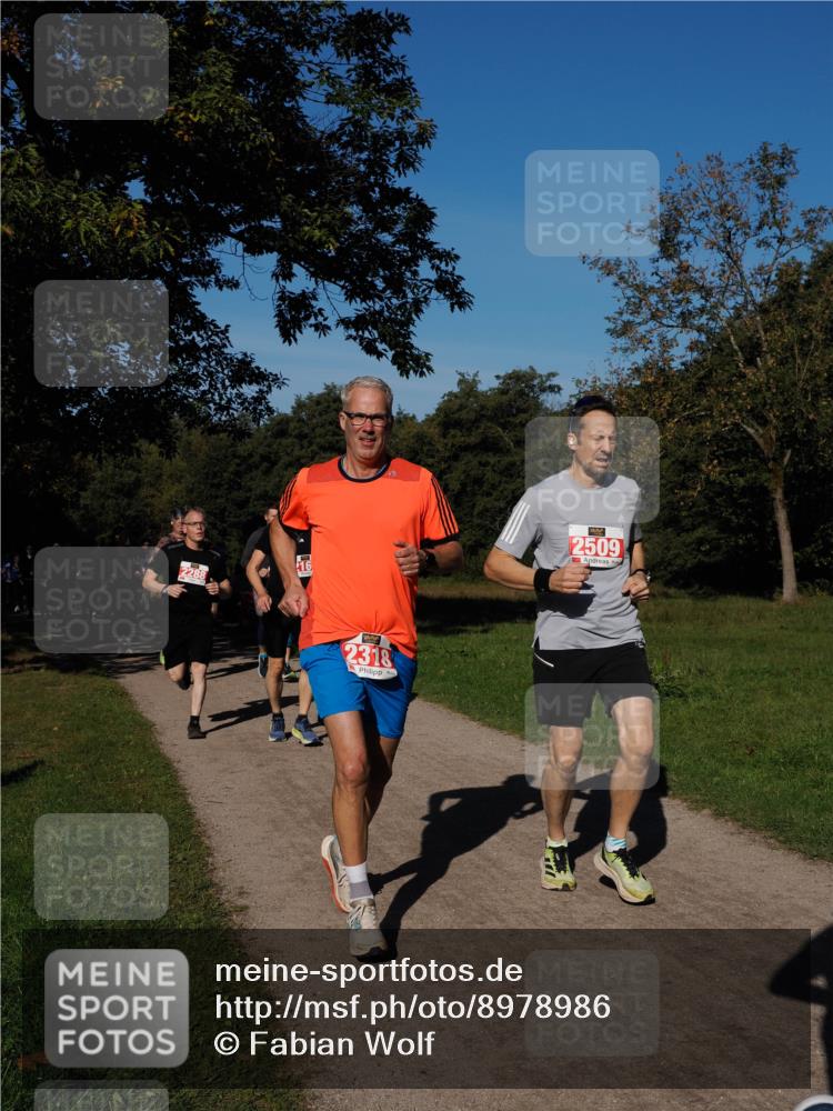 28.09.2025 - 33. Volkslauf durch das schöne Alstertal Fabian Wolf http://msf.ph/oto/8978986 28.09.2025 10:25:25 Laufen 2288, 2318, 2509 meine-sportfotos.de