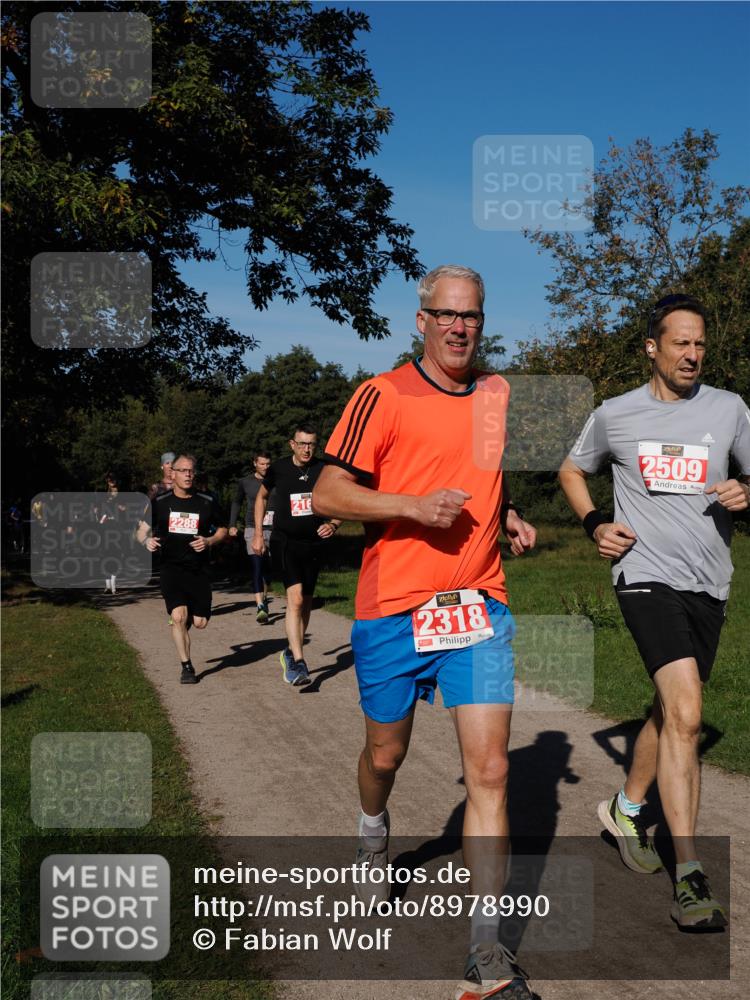 28.09.2025 - 33. Volkslauf durch das schöne Alstertal Fabian Wolf http://msf.ph/oto/8978990 28.09.2025 10:25:26 Laufen 216, 2318, 2509 meine-sportfotos.de