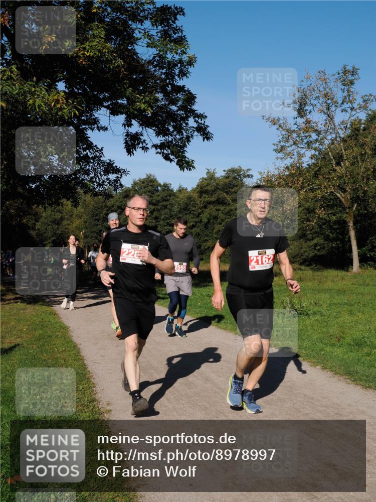 28.09.2025 - 33. Volkslauf durch das schöne Alstertal Fabian Wolf http://msf.ph/oto/8978997 28.09.2025 10:25:27 Laufen 22, 2598, 2162 meine-sportfotos.de