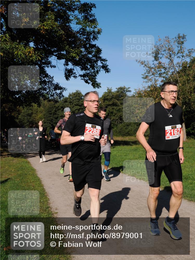 28.09.2025 - 33. Volkslauf durch das schöne Alstertal Fabian Wolf http://msf.ph/oto/8979001 28.09.2025 10:25:28 Laufen 2288, 2162 meine-sportfotos.de