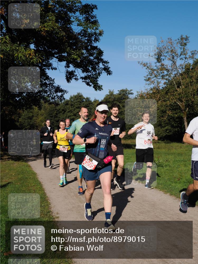 28.09.2025 - 33. Volkslauf durch das schöne Alstertal Fabian Wolf http://msf.ph/oto/8979015 28.09.2025 10:25:33 Laufen 2596, 2469, 2505, 2582 meine-sportfotos.de