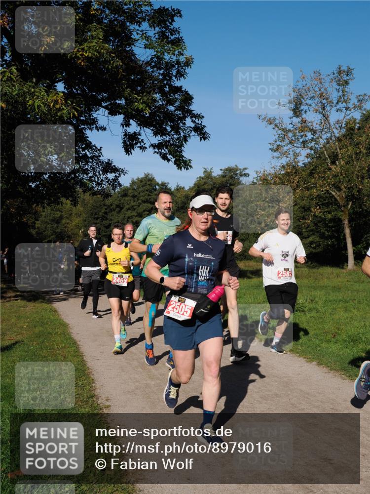 28.09.2025 - 33. Volkslauf durch das schöne Alstertal Fabian Wolf http://msf.ph/oto/8979016 28.09.2025 10:25:34 Laufen 2582, 2469, 2505 meine-sportfotos.de