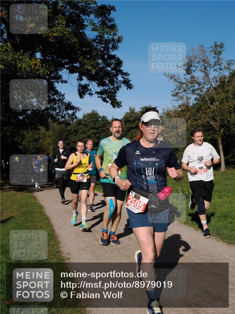 28.09.2025 - 33. Volkslauf durch das schöne Alstertal Fabian Wolf http://msf.ph/oto/8979019 28.09.2025 10:25:34 Laufen 2582, 2469, 2505 meine-sportfotos.de