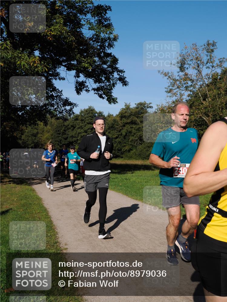 28.09.2025 - 33. Volkslauf durch das schöne Alstertal Fabian Wolf http://msf.ph/oto/8979036 28.09.2025 10:25:36 Laufen 185, 40 meine-sportfotos.de