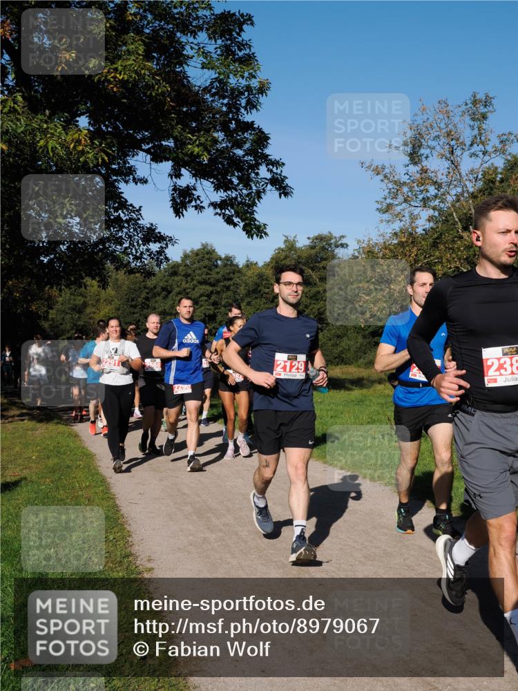 28.09.2025 - 33. Volkslauf durch das schöne Alstertal Fabian Wolf http://msf.ph/oto/8979067 28.09.2025 10:25:41 Laufen 2568, 2290, 2129, 238 meine-sportfotos.de