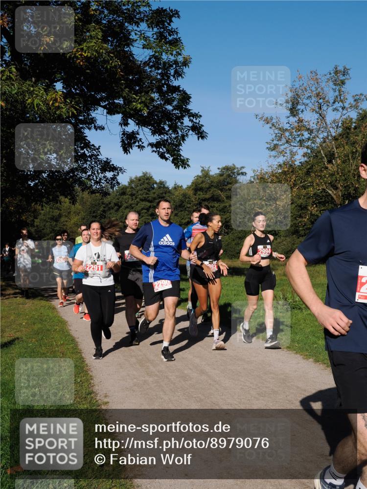 28.09.2025 - 33. Volkslauf durch das schöne Alstertal Fabian Wolf http://msf.ph/oto/8979076 28.09.2025 10:25:41 Laufen 2290 meine-sportfotos.de
