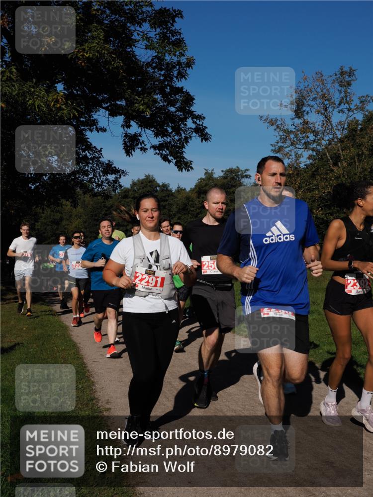 28.09.2025 - 33. Volkslauf durch das schöne Alstertal Fabian Wolf http://msf.ph/oto/8979082 28.09.2025 10:25:43 Laufen 276, 220, 2291, 250, 2392 meine-sportfotos.de