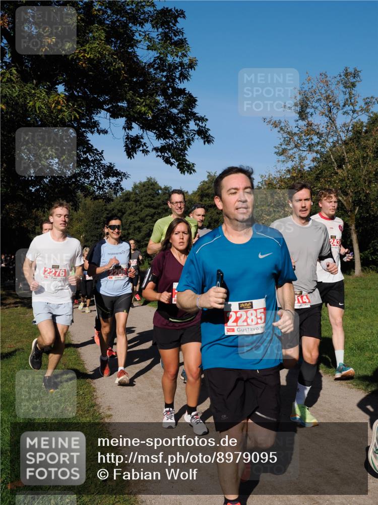 28.09.2025 - 33. Volkslauf durch das schöne Alstertal Fabian Wolf http://msf.ph/oto/8979095 28.09.2025 10:25:45 Laufen 2276, 2285, 14, 243 meine-sportfotos.de