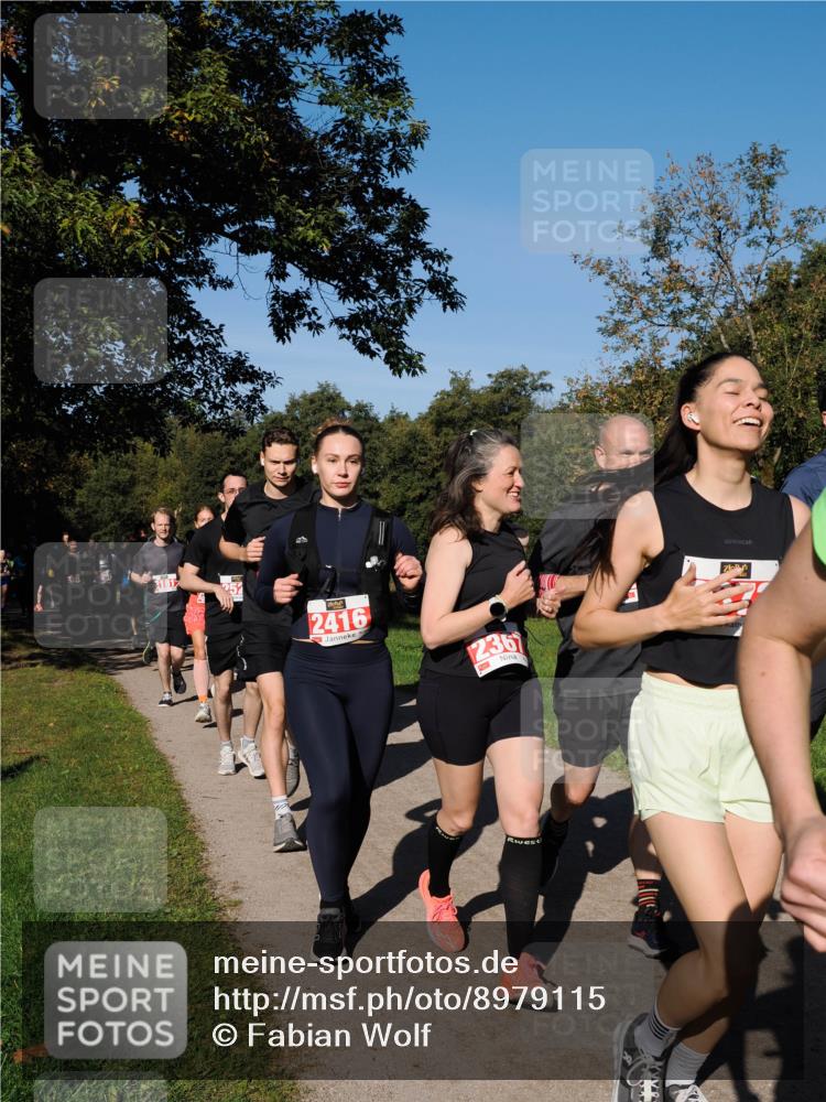 28.09.2025 - 33. Volkslauf durch das schöne Alstertal Fabian Wolf http://msf.ph/oto/8979115 28.09.2025 10:25:50 Laufen 2181, 2416, 2367 meine-sportfotos.de