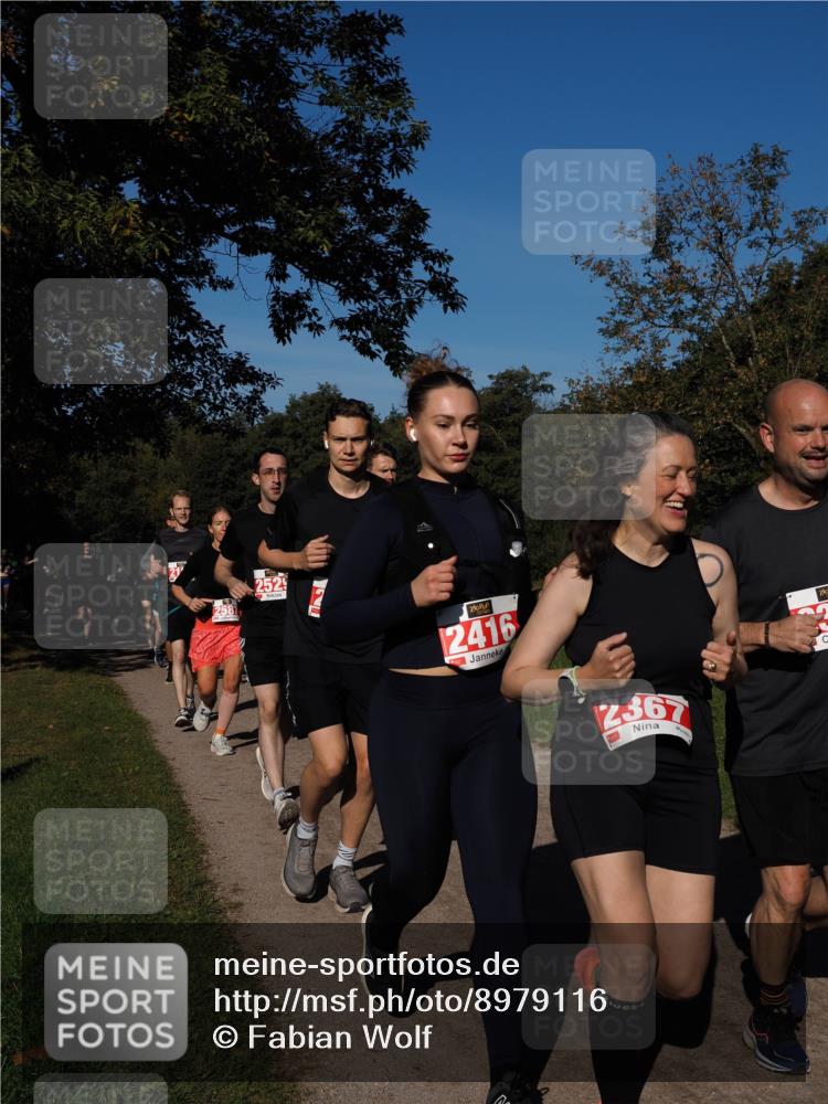 28.09.2025 - 33. Volkslauf durch das schöne Alstertal Fabian Wolf http://msf.ph/oto/8979116 28.09.2025 10:25:51 Laufen 2581, 252, 2, 2416, 2367 meine-sportfotos.de