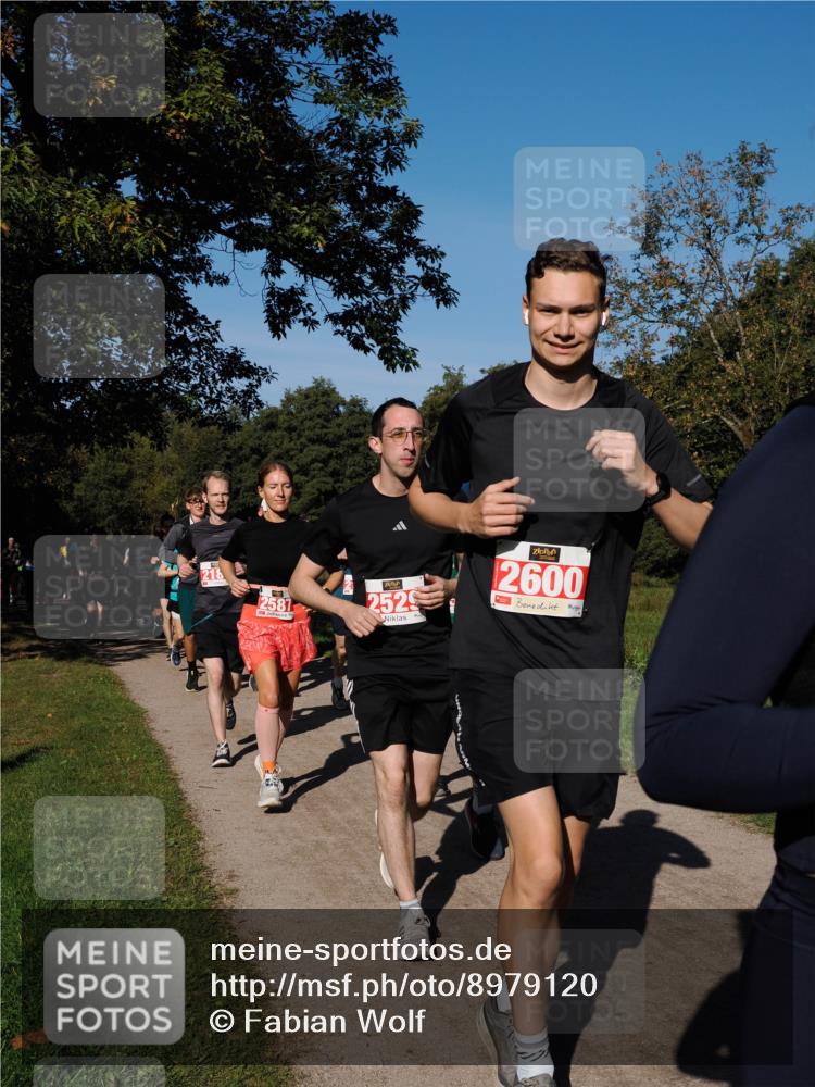 28.09.2025 - 33. Volkslauf durch das schöne Alstertal Fabian Wolf http://msf.ph/oto/8979120 28.09.2025 10:25:51 Laufen 2529, 2600 meine-sportfotos.de