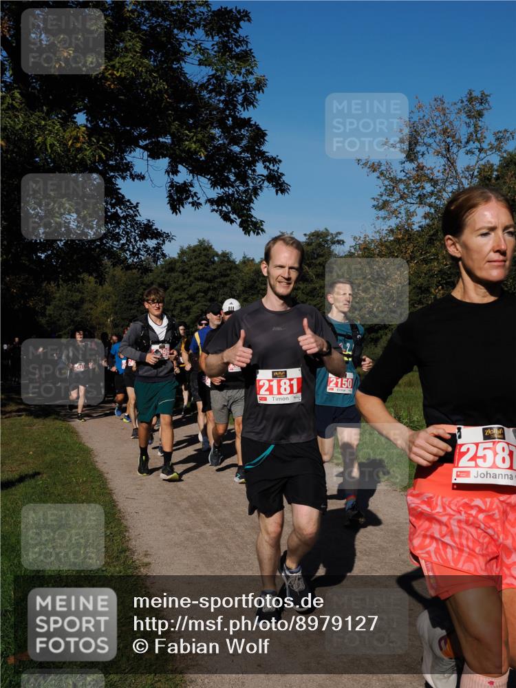 28.09.2025 - 33. Volkslauf durch das schöne Alstertal Fabian Wolf http://msf.ph/oto/8979127 28.09.2025 10:25:53 Laufen 2181, 2150, 258 meine-sportfotos.de