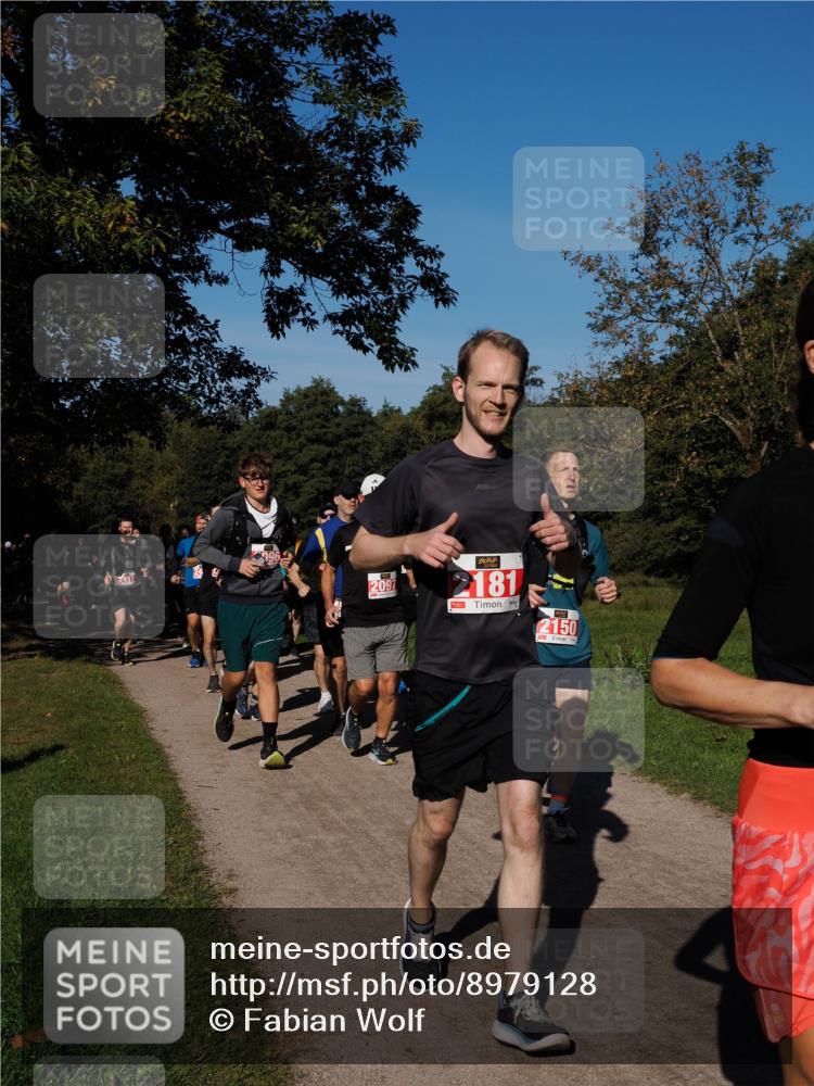 28.09.2025 - 33. Volkslauf durch das schöne Alstertal Fabian Wolf http://msf.ph/oto/8979128 28.09.2025 10:25:53 Laufen 96, 2097, 11, 181, 2150 meine-sportfotos.de