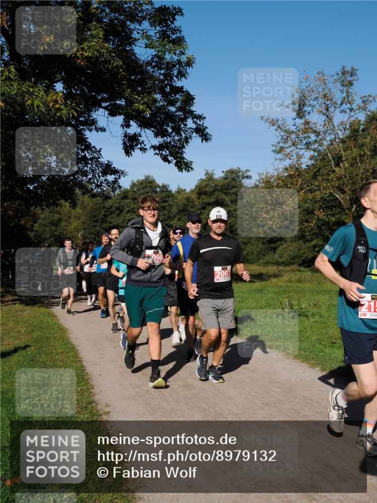 28.09.2025 - 33. Volkslauf durch das schöne Alstertal Fabian Wolf http://msf.ph/oto/8979132 28.09.2025 10:25:54 Laufen 096, 2097, 215 meine-sportfotos.de
