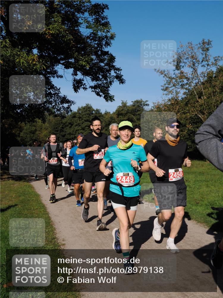 28.09.2025 - 33. Volkslauf durch das schöne Alstertal Fabian Wolf http://msf.ph/oto/8979138 28.09.2025 10:25:55 Laufen 431, 2449, 2450 meine-sportfotos.de