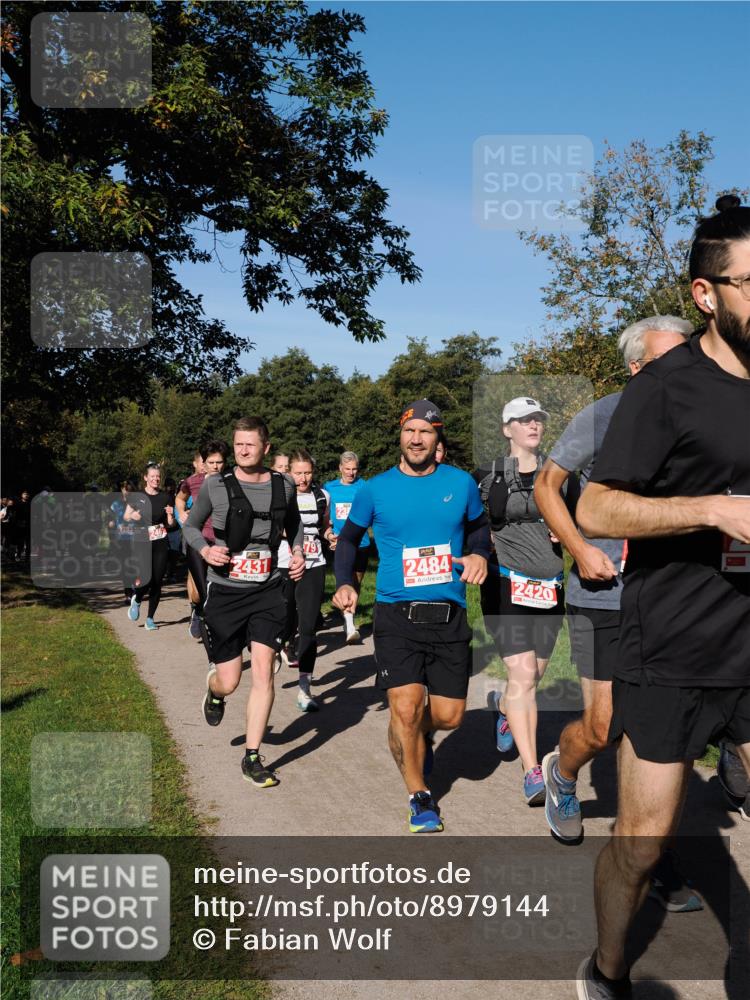28.09.2025 - 33. Volkslauf durch das schöne Alstertal Fabian Wolf http://msf.ph/oto/8979144 28.09.2025 10:25:57 Laufen 2431, 1, 2484, 2420 meine-sportfotos.de