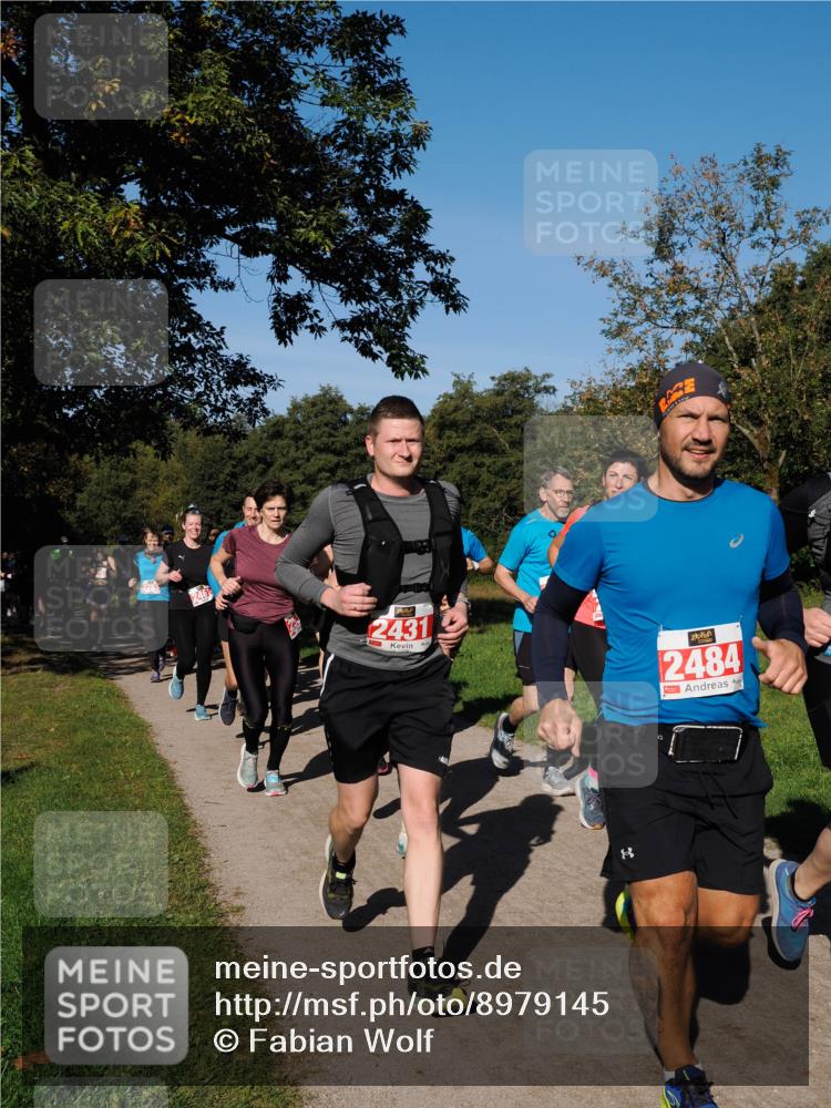 28.09.2025 - 33. Volkslauf durch das schöne Alstertal Fabian Wolf http://msf.ph/oto/8979145 28.09.2025 10:25:57 Laufen 246, 2431, 2484, 8 meine-sportfotos.de
