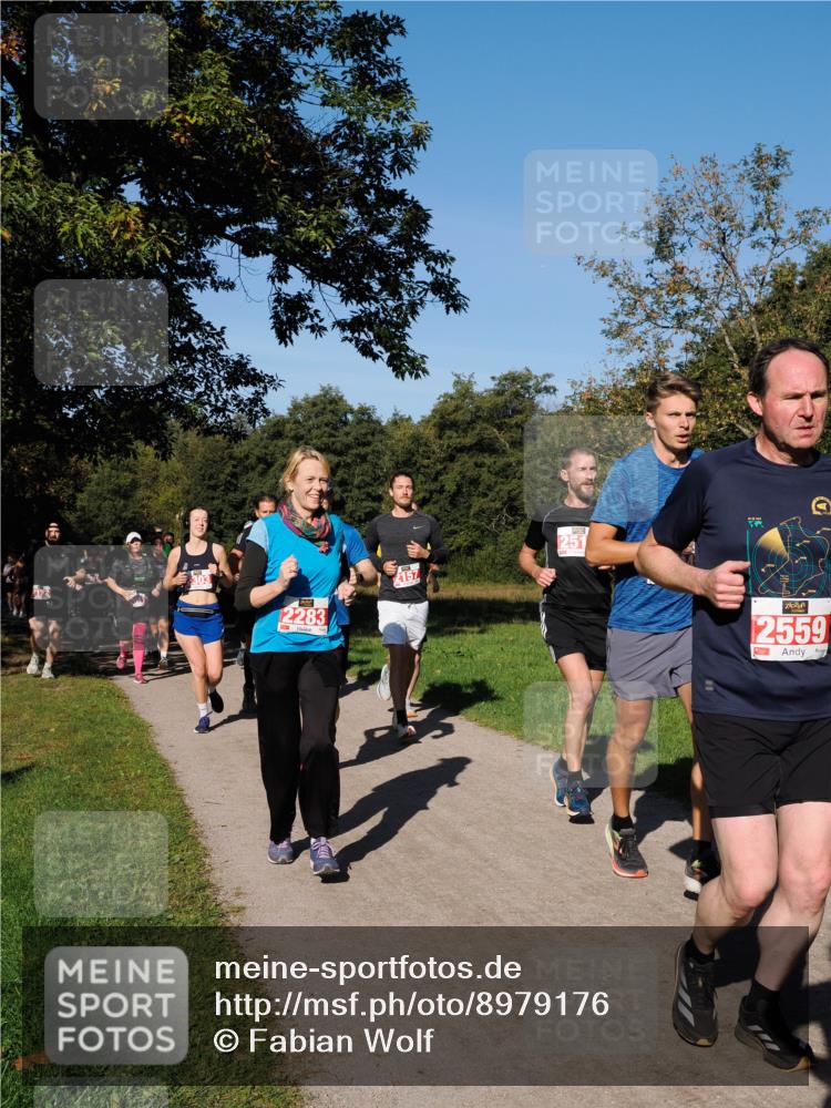 28.09.2025 - 33. Volkslauf durch das schöne Alstertal Fabian Wolf http://msf.ph/oto/8979176 28.09.2025 10:26:01 Laufen 2283, 2157, 251, 2559, 1 meine-sportfotos.de