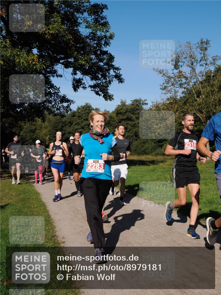 28.09.2025 - 33. Volkslauf durch das schöne Alstertal Fabian Wolf http://msf.ph/oto/8979181 28.09.2025 10:26:02 Laufen 122, 303, 2283, 2516 meine-sportfotos.de