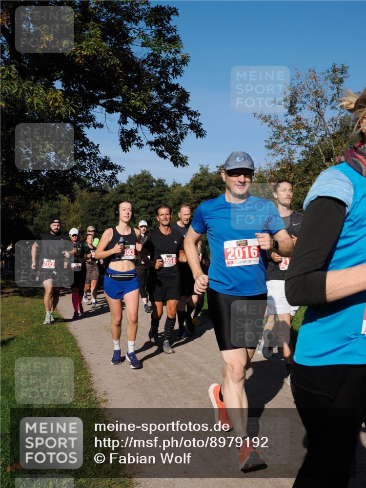 28.09.2025 - 33. Volkslauf durch das schöne Alstertal Fabian Wolf http://msf.ph/oto/8979192 28.09.2025 10:26:03 Laufen 2122, 303, 2558, 2016 meine-sportfotos.de