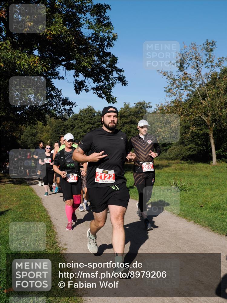 28.09.2025 - 33. Volkslauf durch das schöne Alstertal Fabian Wolf http://msf.ph/oto/8979206 28.09.2025 10:26:05 Laufen 1974, 2301, 2122, 2081 meine-sportfotos.de