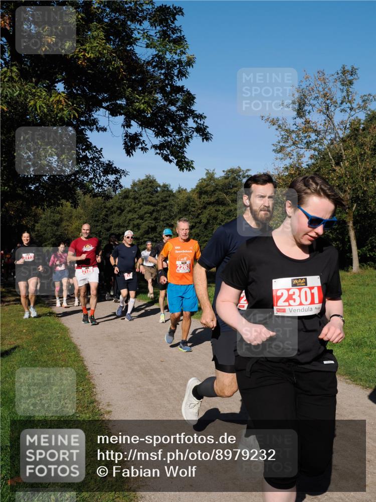 28.09.2025 - 33. Volkslauf durch das schöne Alstertal Fabian Wolf http://msf.ph/oto/8979232 28.09.2025 10:26:09 Laufen 2179, 2263, 2301 meine-sportfotos.de