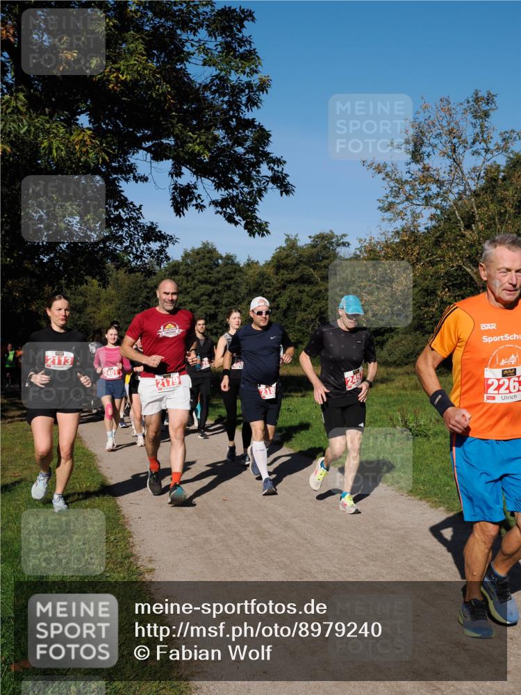 28.09.2025 - 33. Volkslauf durch das schöne Alstertal Fabian Wolf http://msf.ph/oto/8979240 28.09.2025 10:26:11 Laufen 2113, 2401, 2179, 245, 226, 11 meine-sportfotos.de