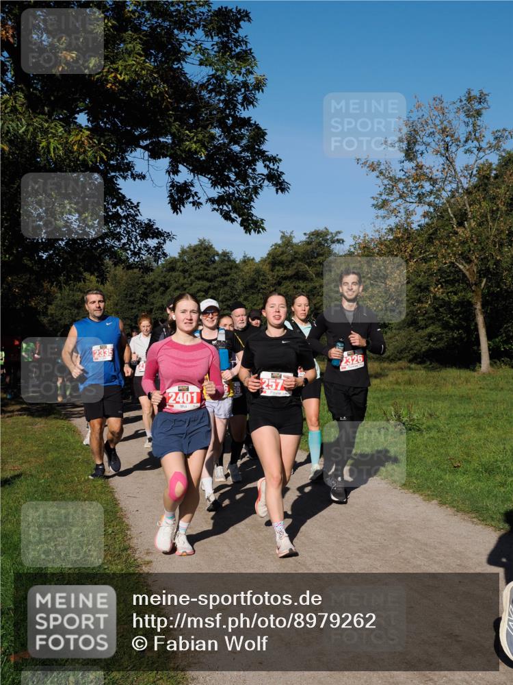 28.09.2025 - 33. Volkslauf durch das schöne Alstertal Fabian Wolf http://msf.ph/oto/8979262 28.09.2025 10:26:13 Laufen 2335, 2401, 257, 2326 meine-sportfotos.de
