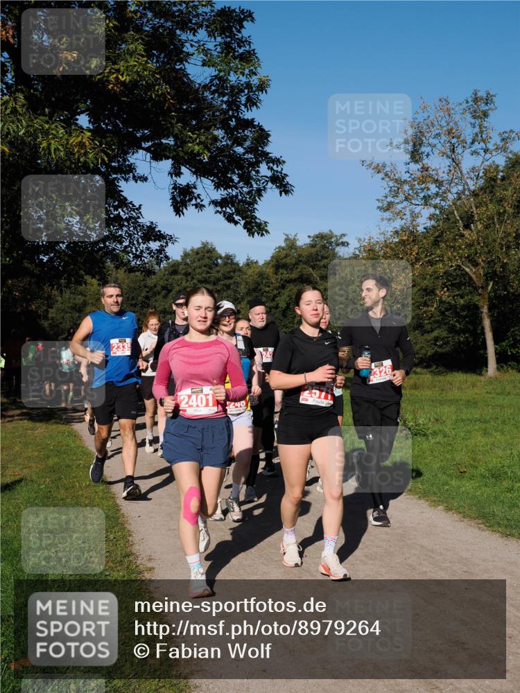 28.09.2025 - 33. Volkslauf durch das schöne Alstertal Fabian Wolf http://msf.ph/oto/8979264 28.09.2025 10:26:14 Laufen 2335, 2401, 240, 2326 meine-sportfotos.de