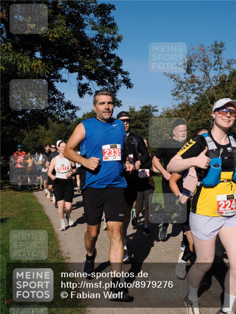 28.09.2025 - 33. Volkslauf durch das schöne Alstertal Fabian Wolf http://msf.ph/oto/8979276 28.09.2025 10:26:15 Laufen 2177, 2335, 2564, 224 meine-sportfotos.de