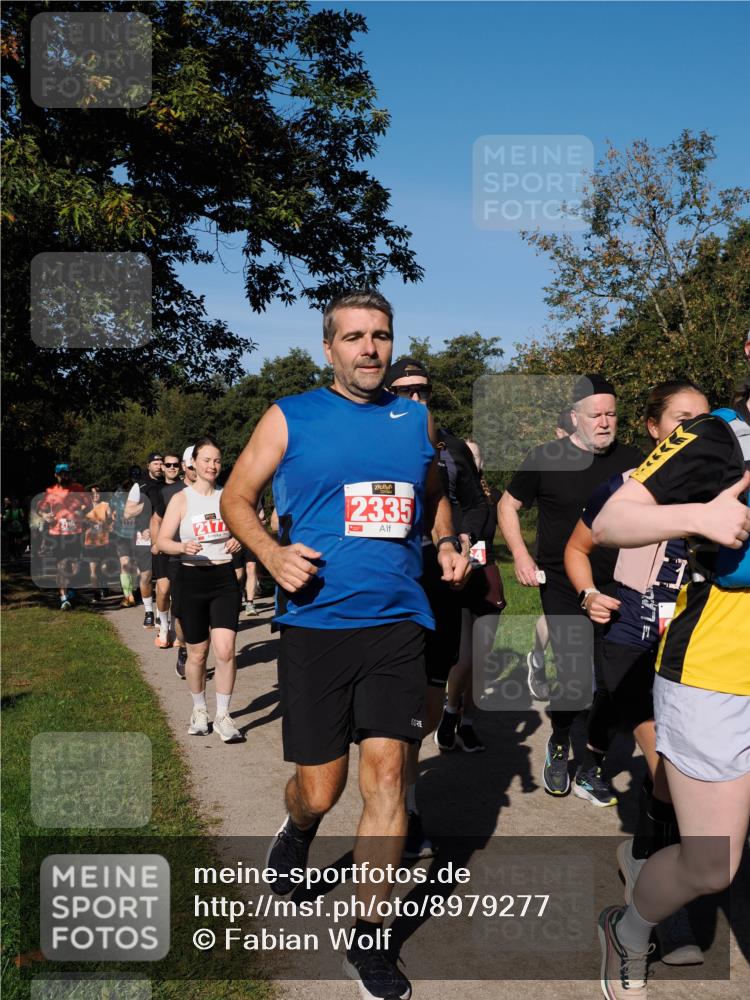 28.09.2025 - 33. Volkslauf durch das schöne Alstertal Fabian Wolf http://msf.ph/oto/8979277 28.09.2025 10:26:15 Laufen 2172, 2177, 2335, 1 meine-sportfotos.de