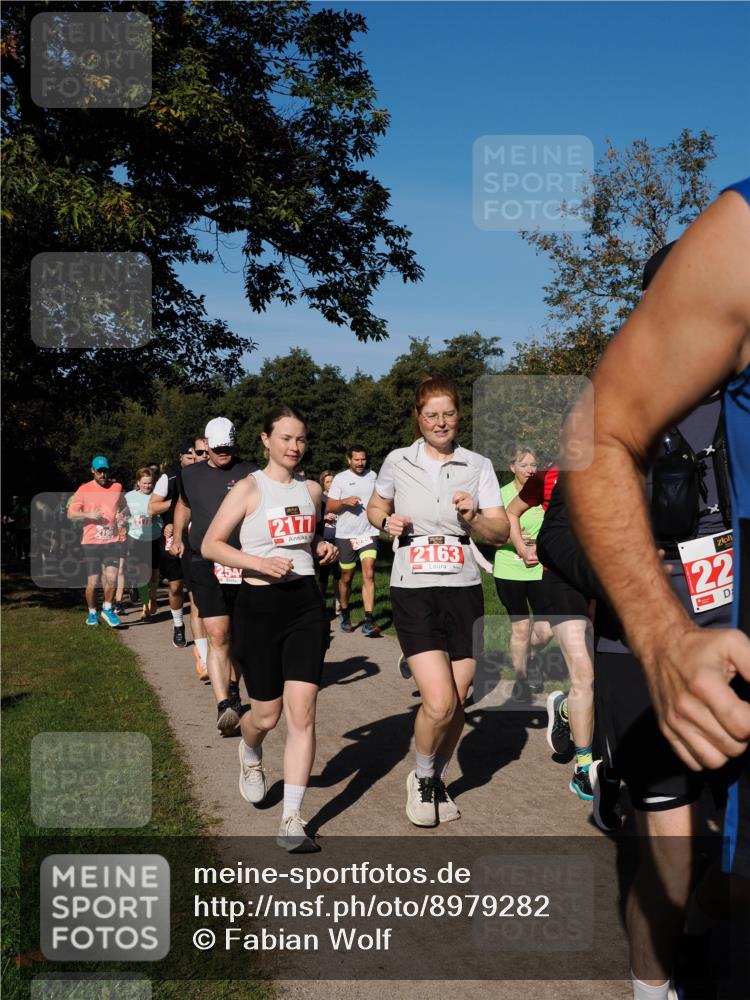28.09.2025 - 33. Volkslauf durch das schöne Alstertal Fabian Wolf http://msf.ph/oto/8979282 28.09.2025 10:26:16 Laufen 254, 2177, 2990, 2163, 22 meine-sportfotos.de