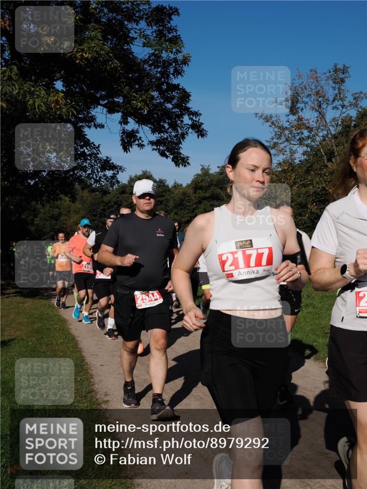 28.09.2025 - 33. Volkslauf durch das schöne Alstertal Fabian Wolf http://msf.ph/oto/8979292 28.09.2025 10:26:17 Laufen 2544, 2177 meine-sportfotos.de