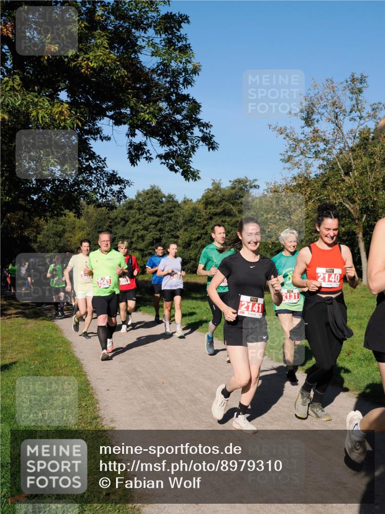28.09.2025 - 33. Volkslauf durch das schöne Alstertal Fabian Wolf http://msf.ph/oto/8979310 28.09.2025 10:26:22 Laufen 2543, 2073, 456, 2141, 2131, 2140 meine-sportfotos.de