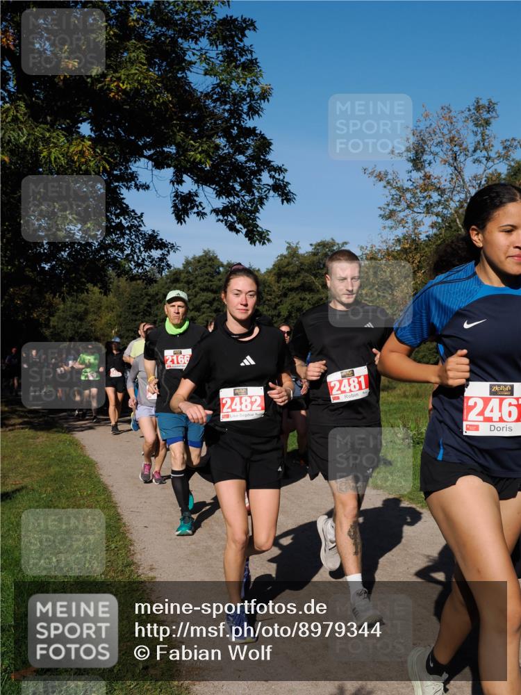 28.09.2025 - 33. Volkslauf durch das schöne Alstertal Fabian Wolf http://msf.ph/oto/8979344 28.09.2025 10:26:28 Laufen 2166, 2482, 2481, 246 meine-sportfotos.de
