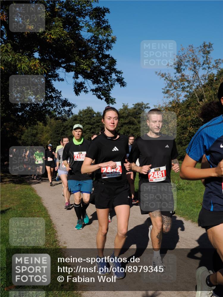 28.09.2025 - 33. Volkslauf durch das schöne Alstertal Fabian Wolf http://msf.ph/oto/8979345 28.09.2025 10:26:28 Laufen 2166, 1, 24, 2, 2481 meine-sportfotos.de