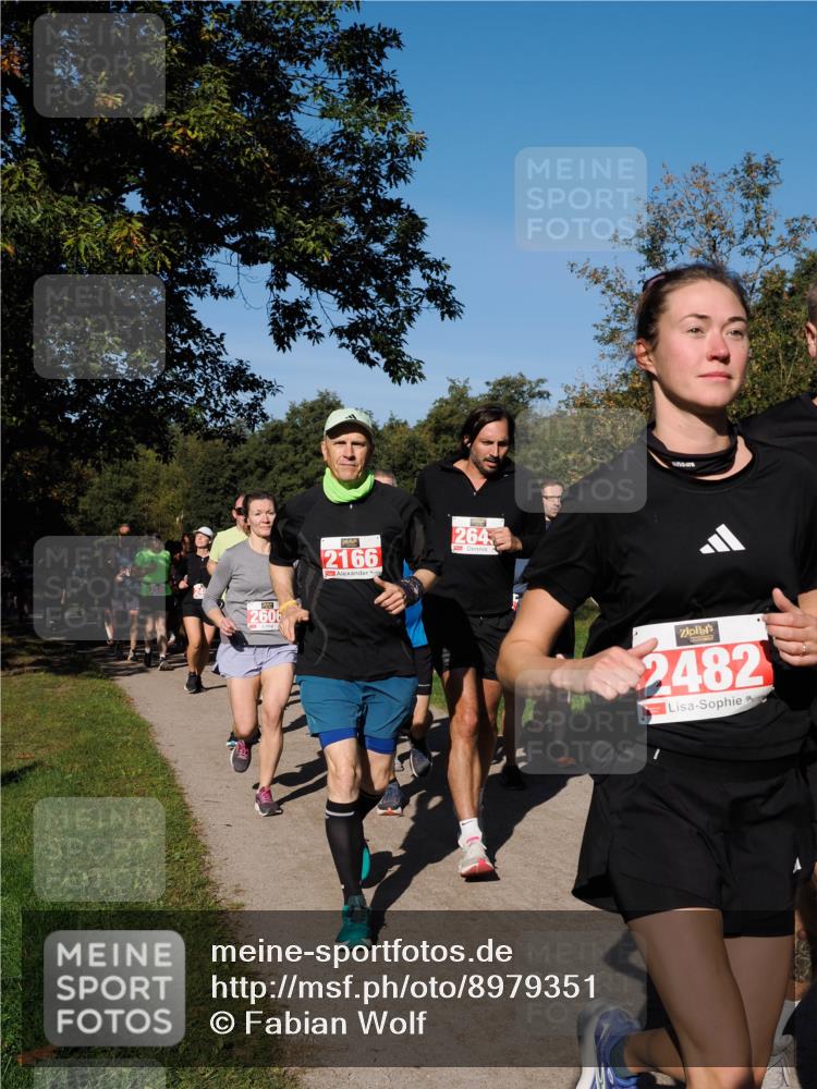 28.09.2025 - 33. Volkslauf durch das schöne Alstertal Fabian Wolf http://msf.ph/oto/8979351 28.09.2025 10:26:28 Laufen 2606, 2166, 264, 2482 meine-sportfotos.de