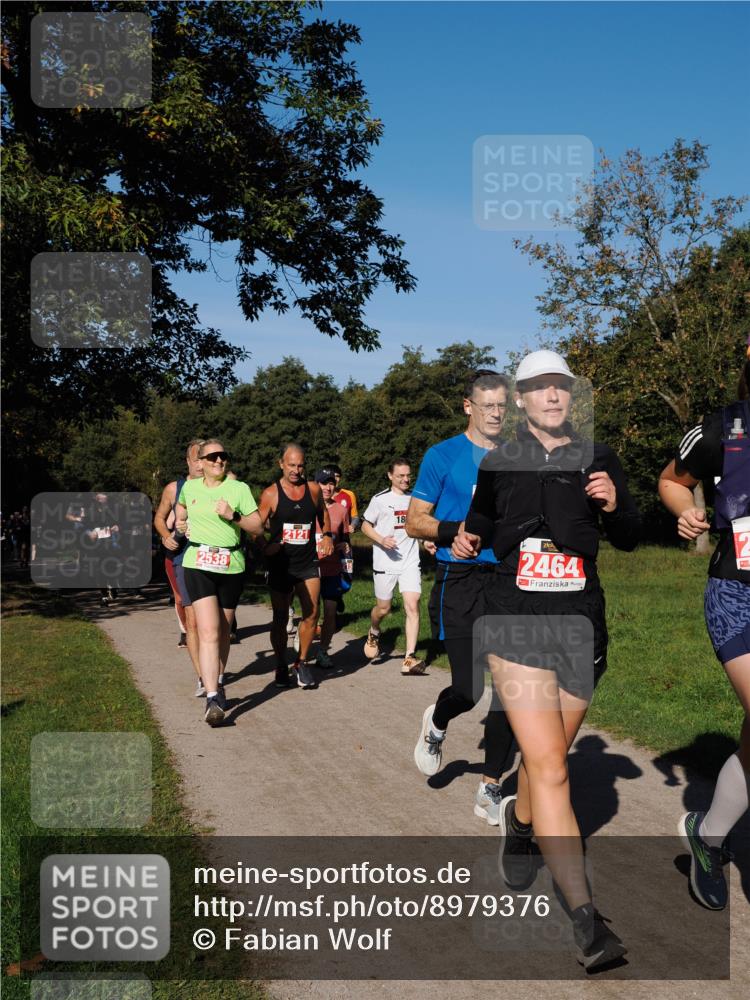 28.09.2025 - 33. Volkslauf durch das schöne Alstertal Fabian Wolf http://msf.ph/oto/8979376 28.09.2025 10:26:32 Laufen 2538, 2121, 18, 2464, 2 meine-sportfotos.de