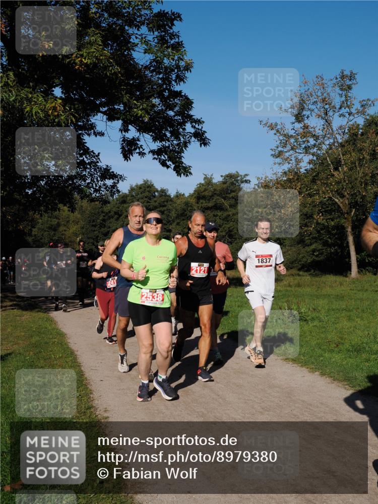 28.09.2025 - 33. Volkslauf durch das schöne Alstertal Fabian Wolf http://msf.ph/oto/8979380 28.09.2025 10:26:33 Laufen 2123, 2121, 1837, 2538 meine-sportfotos.de