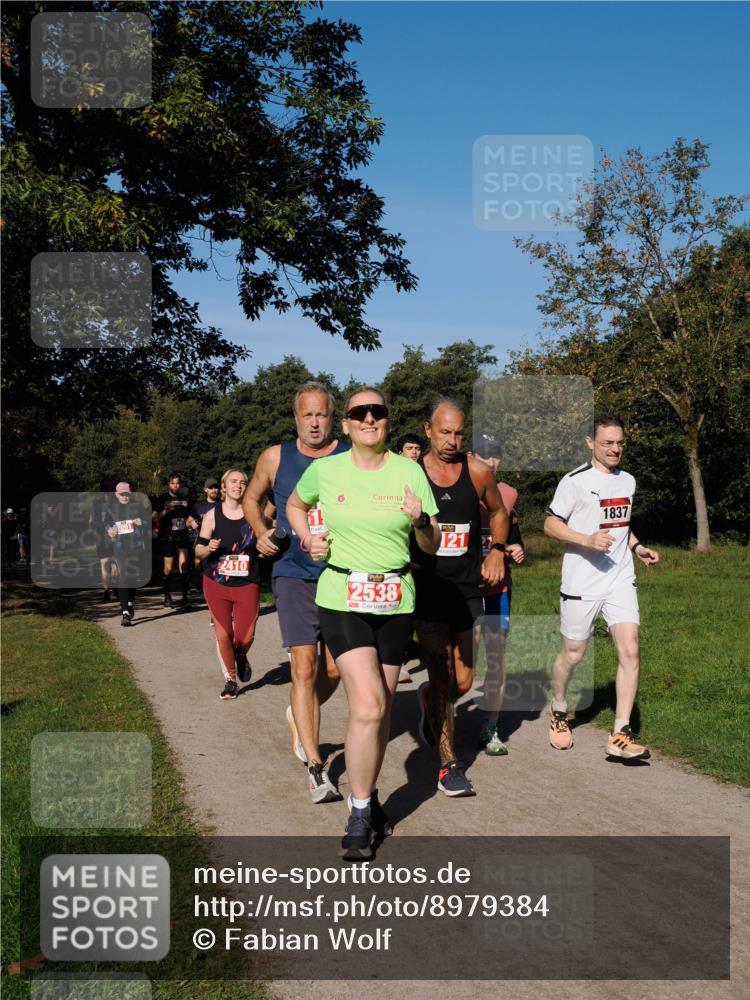 28.09.2025 - 33. Volkslauf durch das schöne Alstertal Fabian Wolf http://msf.ph/oto/8979384 28.09.2025 10:26:34 Laufen 2410, 2538, 2, 121, 1837, 3 meine-sportfotos.de