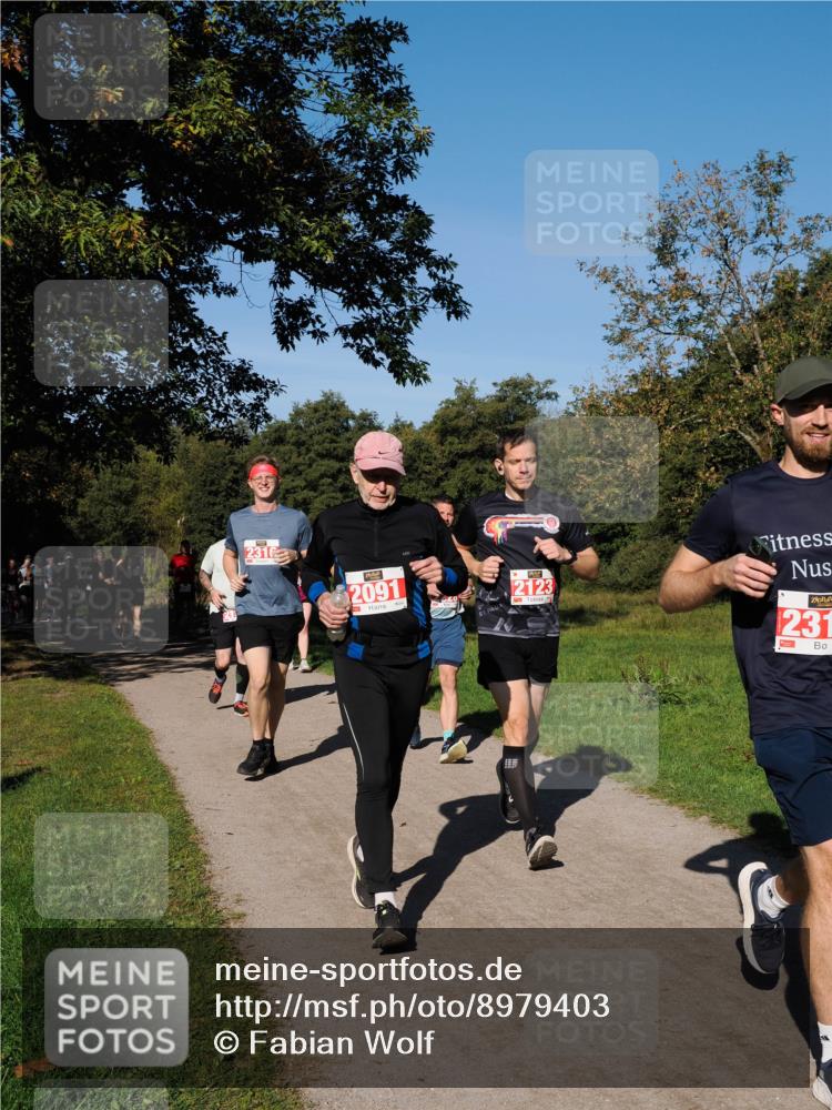28.09.2025 - 33. Volkslauf durch das schöne Alstertal Fabian Wolf http://msf.ph/oto/8979403 28.09.2025 10:26:38 Laufen 2316, 2091, 2123, 231 meine-sportfotos.de