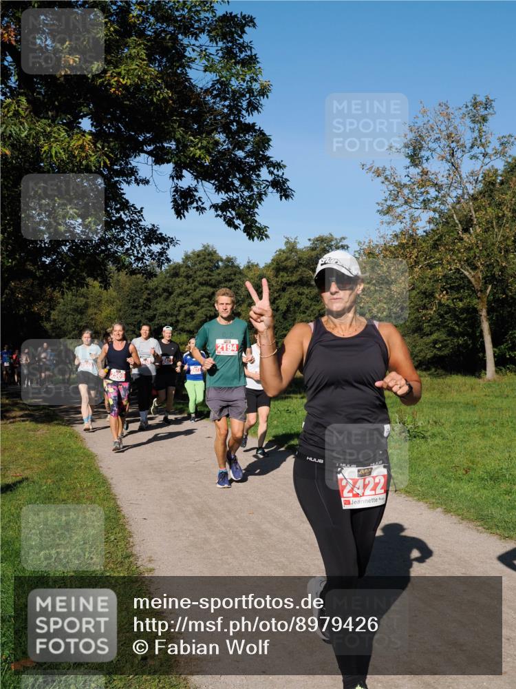 28.09.2025 - 33. Volkslauf durch das schöne Alstertal Fabian Wolf http://msf.ph/oto/8979426 28.09.2025 10:26:47 Laufen 2569, 2471, 00, 2194, 422 meine-sportfotos.de