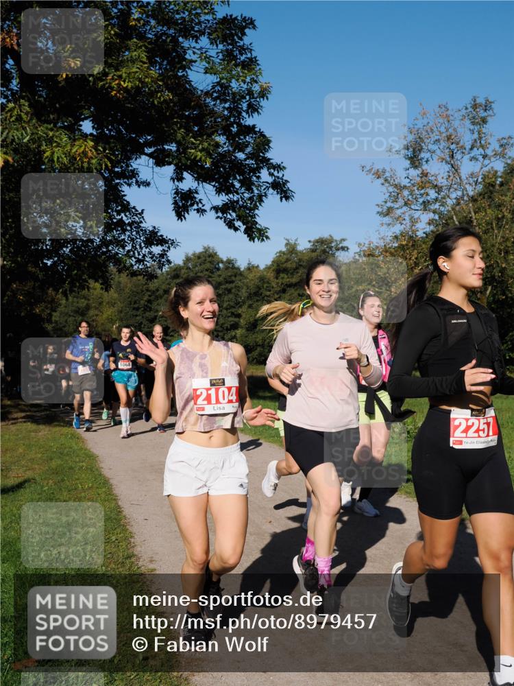 28.09.2025 - 33. Volkslauf durch das schöne Alstertal Fabian Wolf http://msf.ph/oto/8979457 28.09.2025 10:26:57 Laufen 1068, 2104, 2251 meine-sportfotos.de