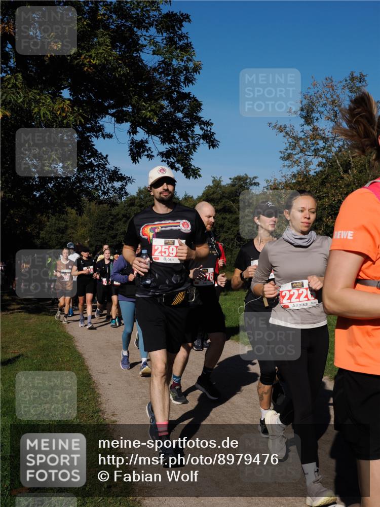 28.09.2025 - 33. Volkslauf durch das schöne Alstertal Fabian Wolf http://msf.ph/oto/8979476 28.09.2025 10:27:05 Laufen 259, 76, 222 meine-sportfotos.de