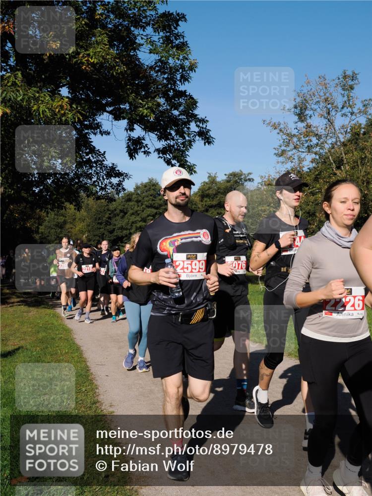 28.09.2025 - 33. Volkslauf durch das schöne Alstertal Fabian Wolf http://msf.ph/oto/8979478 28.09.2025 10:27:05 Laufen 2599, 076, 2226 meine-sportfotos.de